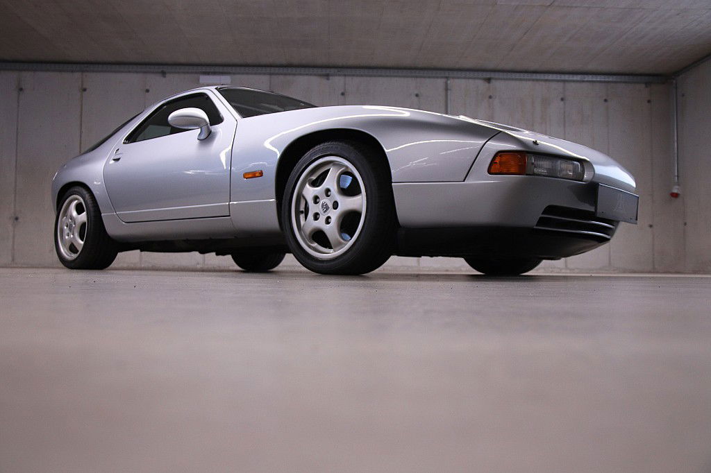Porsche 928 GTS