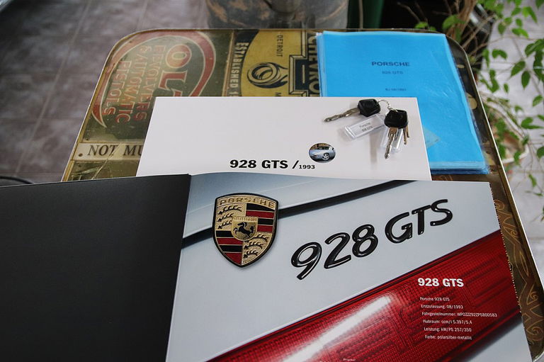 Porsche 928 GTS