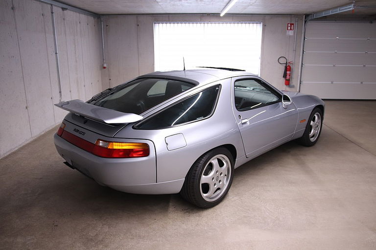 Porsche 928 GTS