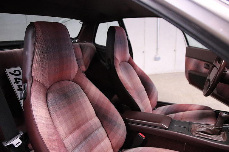 Porsche 944 Turbo S Coupé