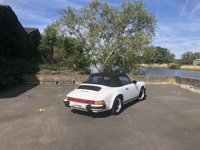 Porsche 911 Carrera 3.2 (US)