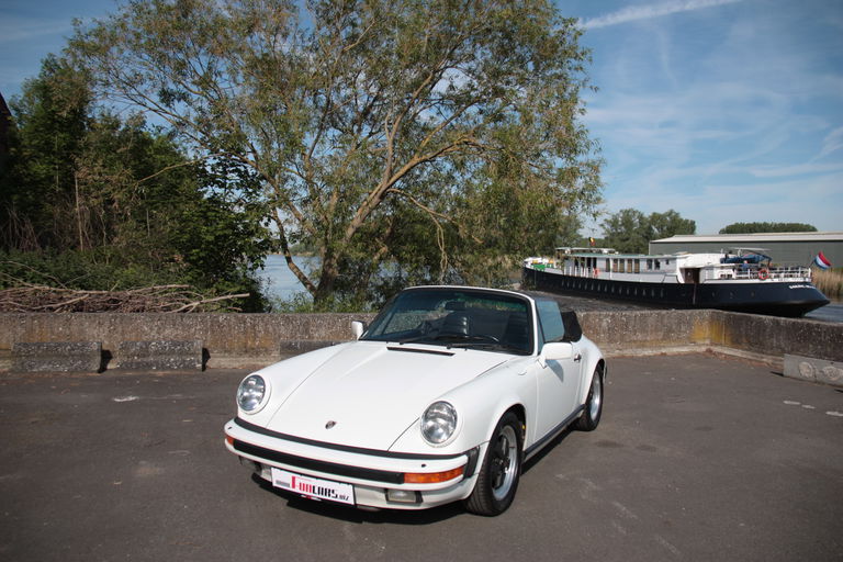 Porsche 911 Carrera 3.2 (US)