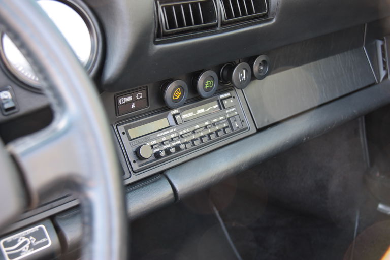 Porsche 911 Carrera 3.2 (US)