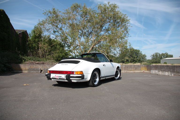 Porsche 911 Carrera 3.2 (US)
