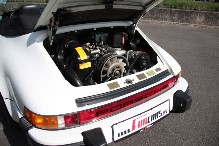 Porsche 911 Carrera 3.2 (US)