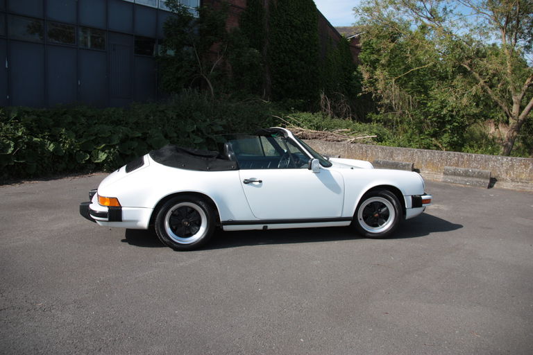 Porsche 911 Carrera 3.2 (US)