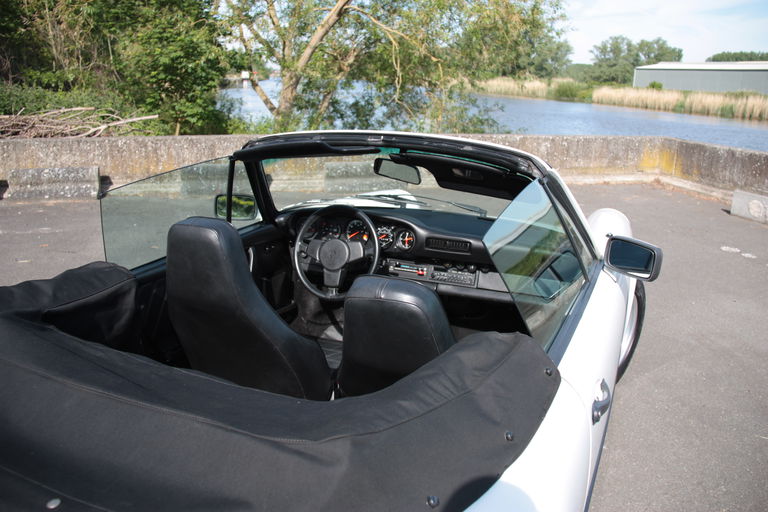 Porsche 911 Carrera 3.2 (US)