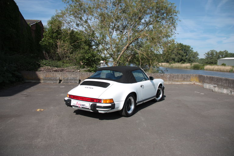 Porsche 911 Carrera 3.2 (US)