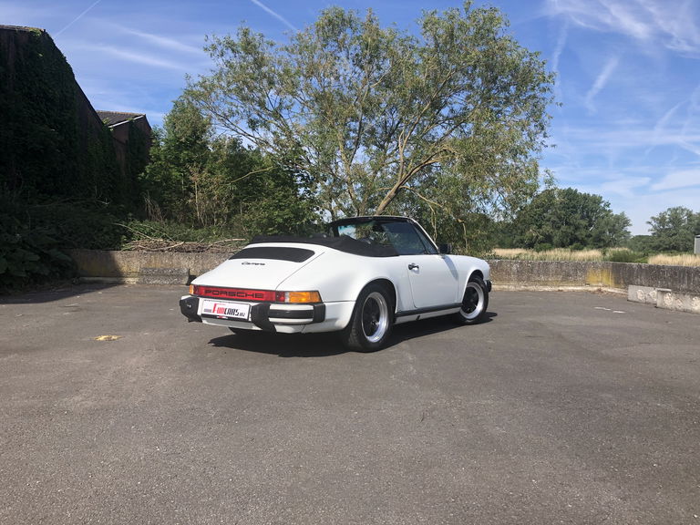 Porsche 911 Carrera 3.2 (US)