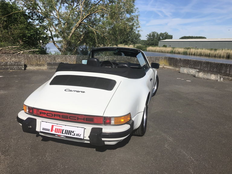 Porsche 911 Carrera 3.2 (US)