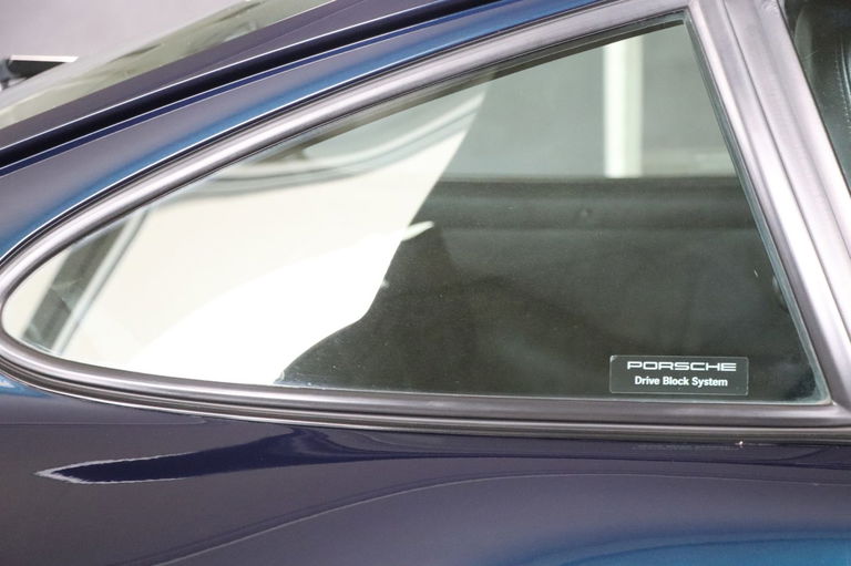 Porsche 993 Carrera 4S