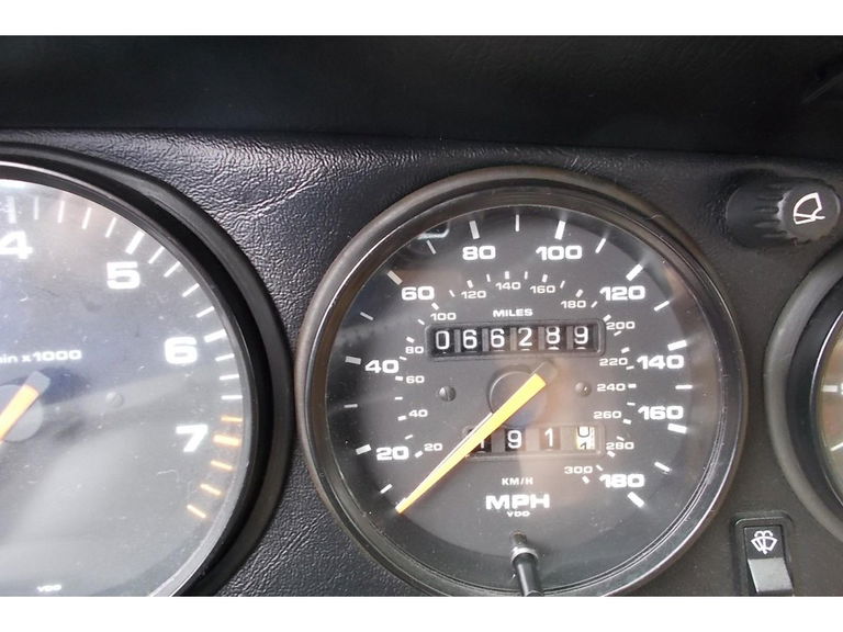 Porsche 964 Carrera 4