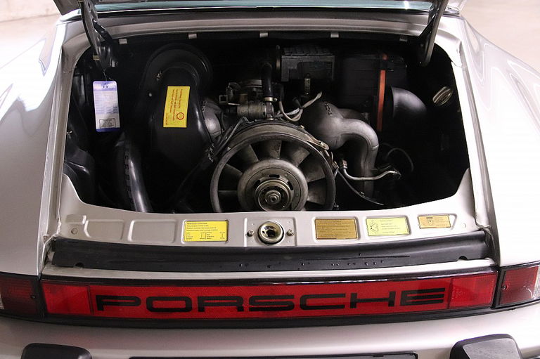 Porsche 911 Carrera 3.2