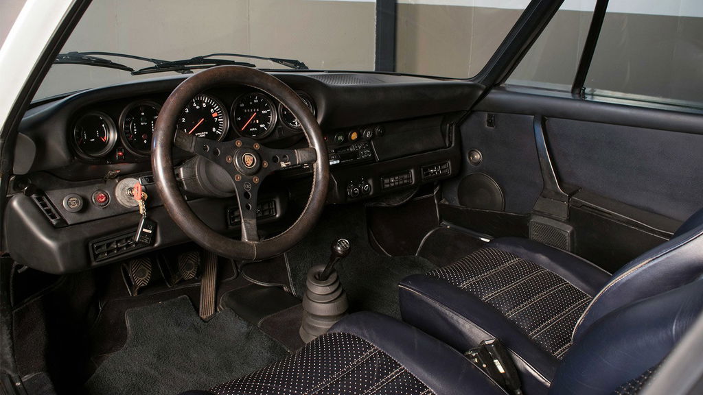 Porsche 911 Carrera (US)