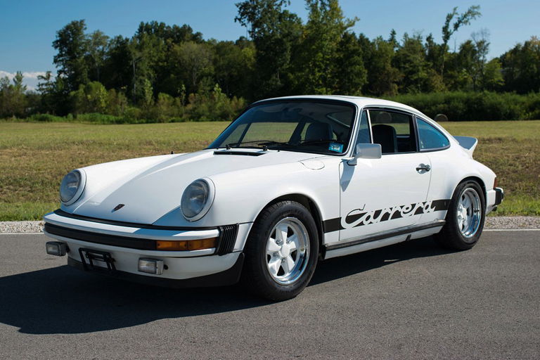 Porsche 911 Carrera 