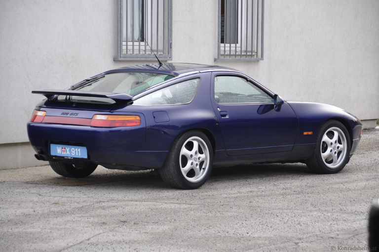 Porsche 928 GTS