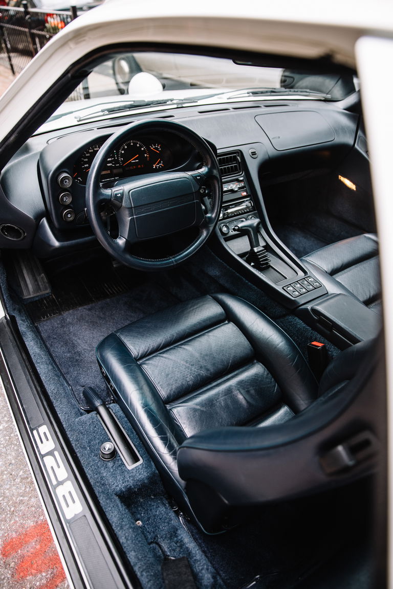 Porsche 928 S4