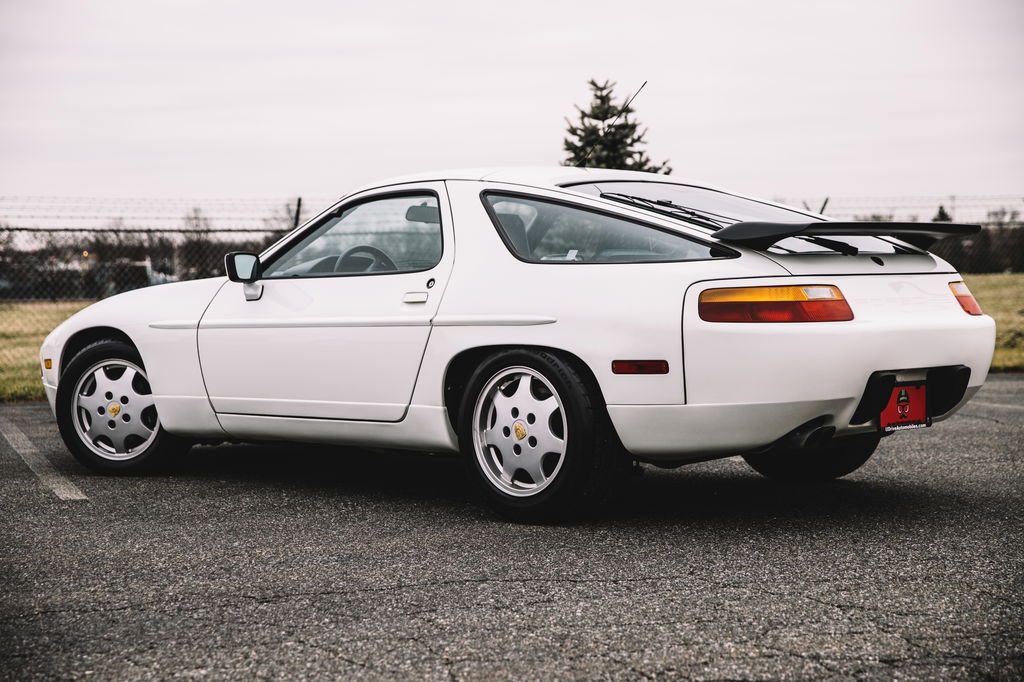 Porsche 928 S4