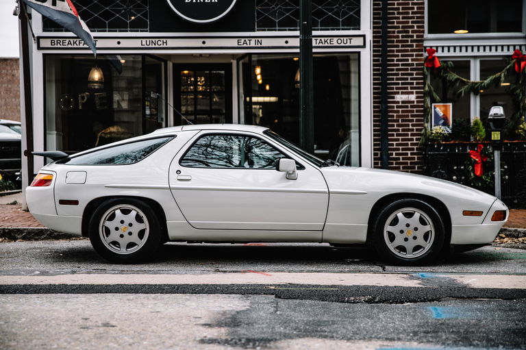 Porsche 928 S4