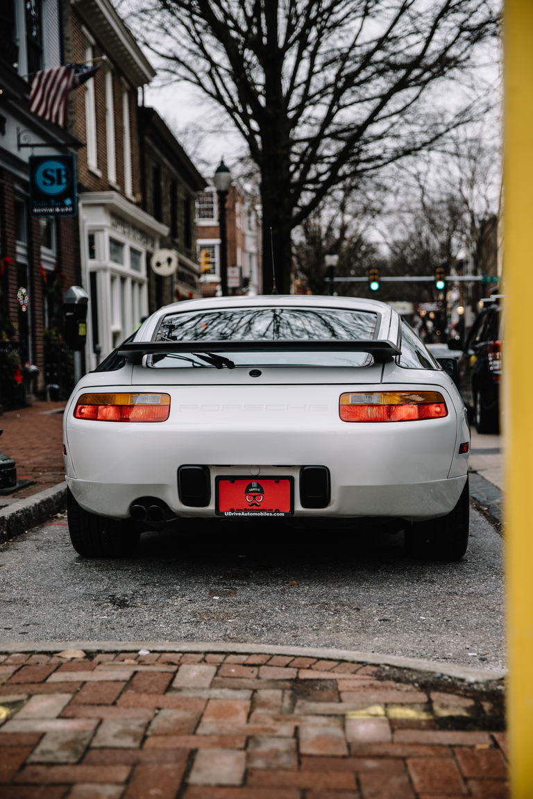 Porsche 928 S4