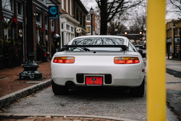 Porsche 928 S4