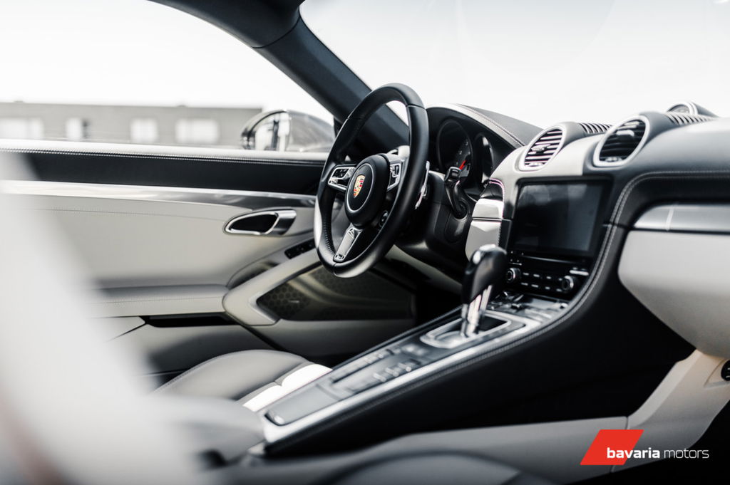 Porsche 718 Cayman S