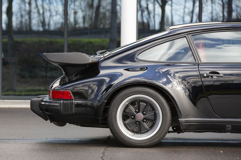 Porsche 911 Turbo 3.3 (US)