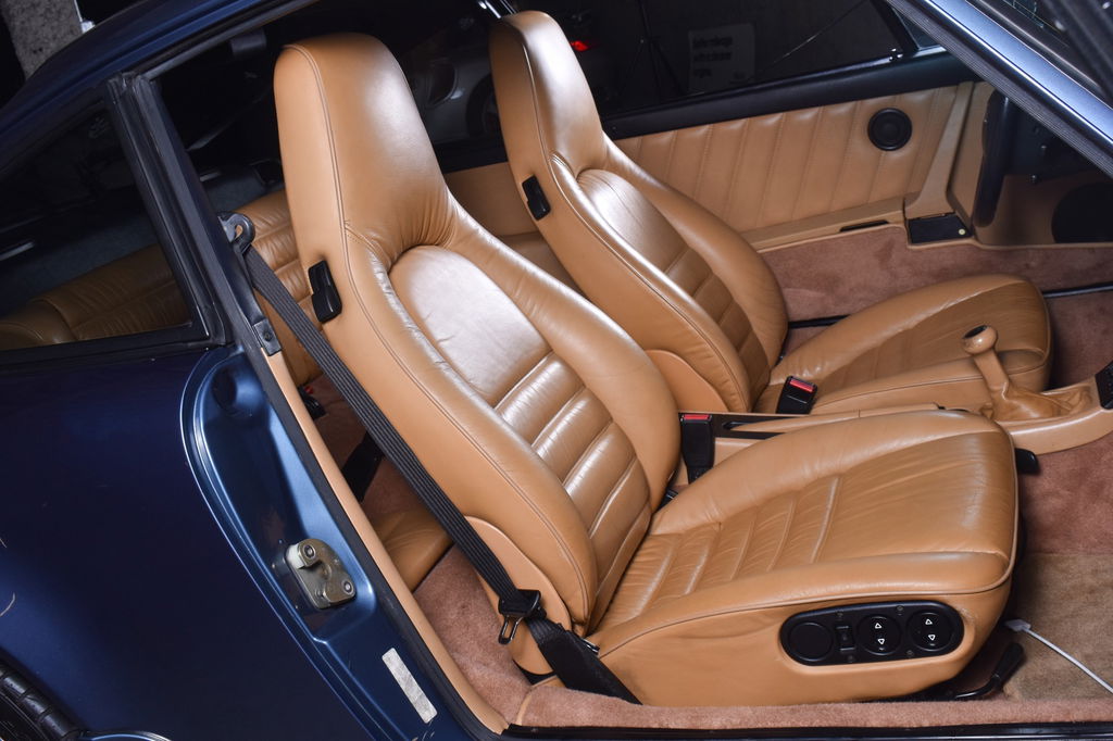 Porsche 964 Carrera 4