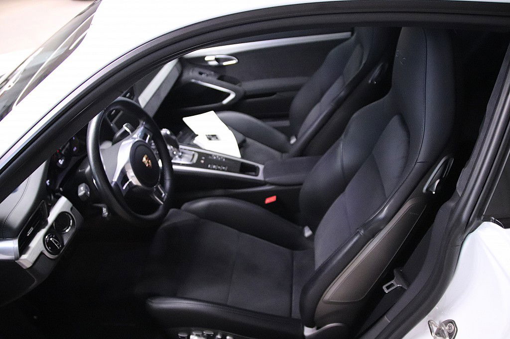 Porsche 991 Carrera GTS