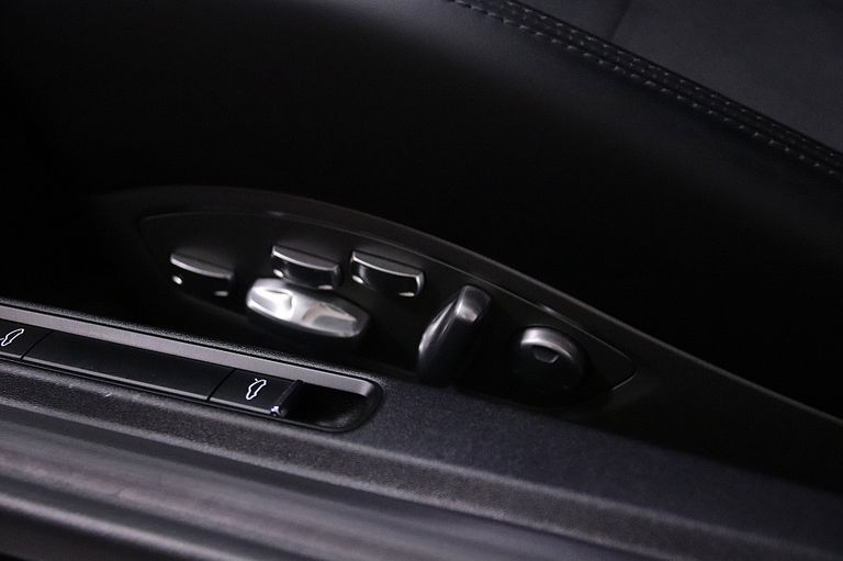 Porsche 991 Carrera GTS