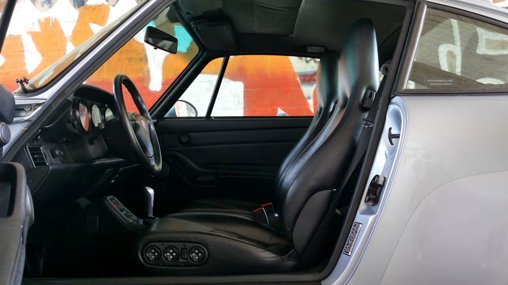 Porsche 993 Carrera 4S