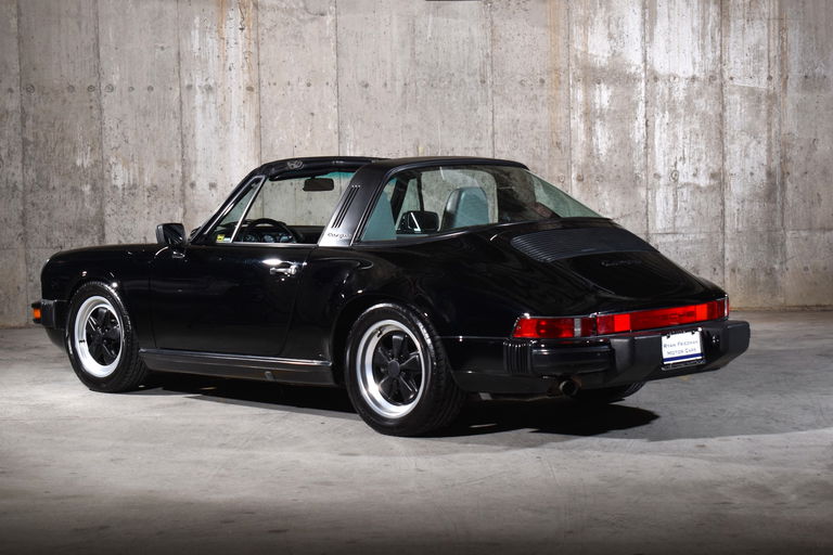 Porsche 911 Carrera 3.2 (US)