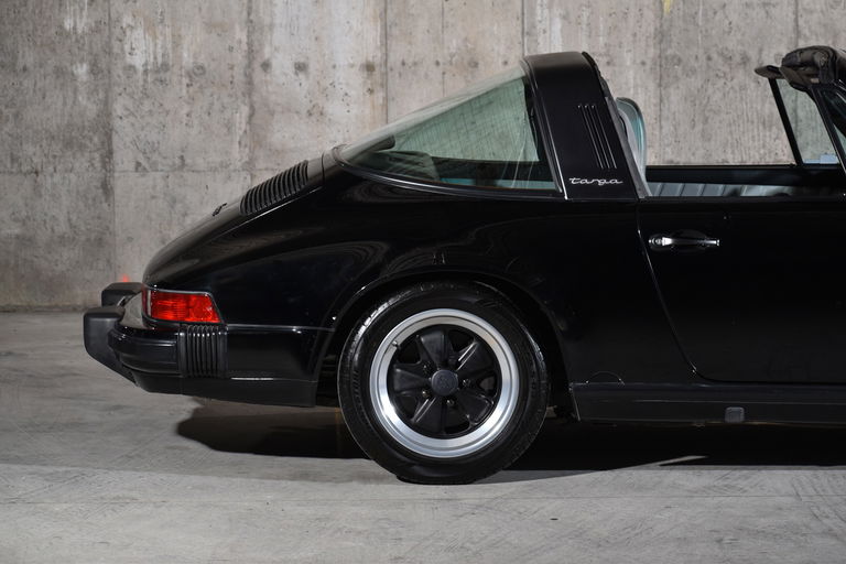 Porsche 911 Carrera 3.2 (US)