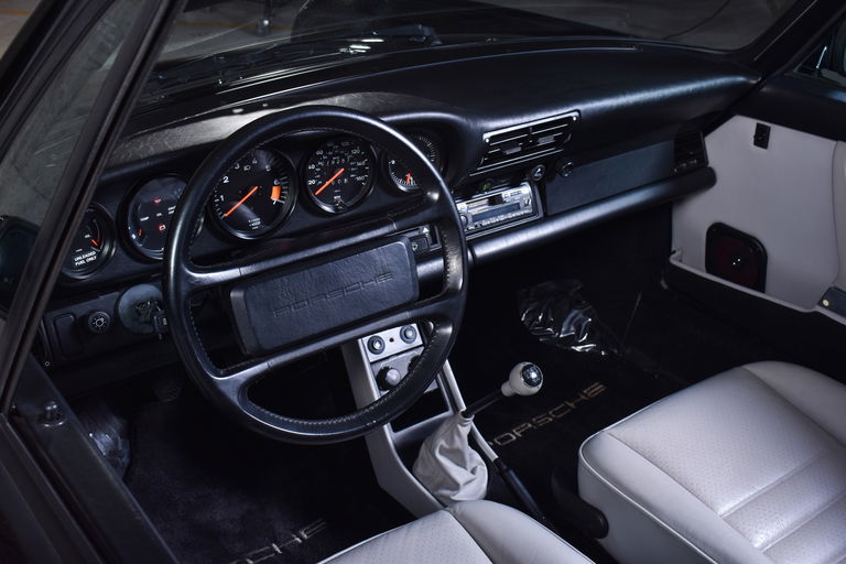 Porsche 911 Carrera 3.2 (US)