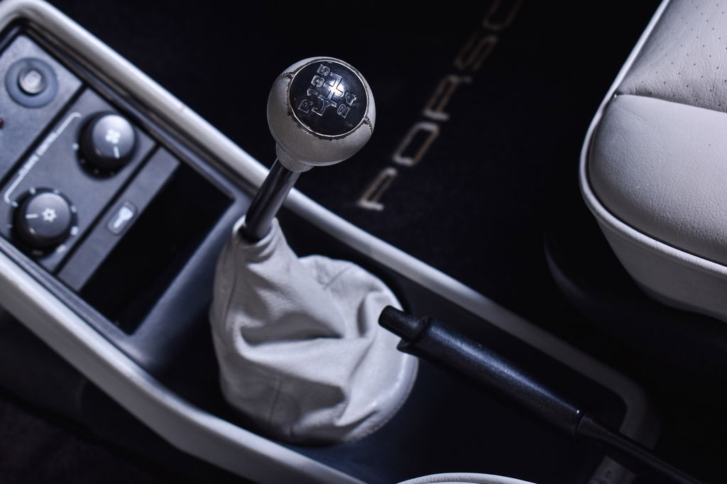 Porsche 911 Carrera 3.2 (US)