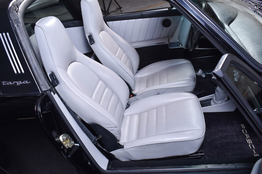 Porsche 911 Carrera 3.2 (US)