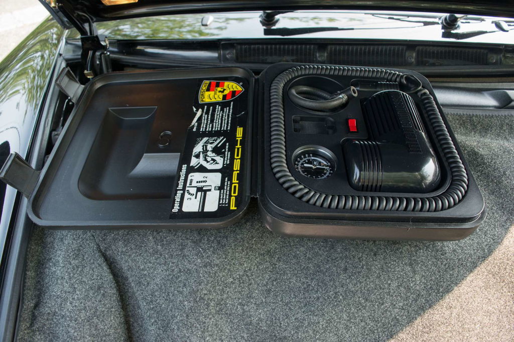 Porsche 964 Carrera RS America