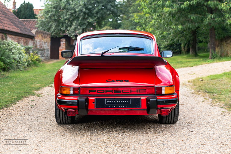 Porsche 911 Carrera 3.2