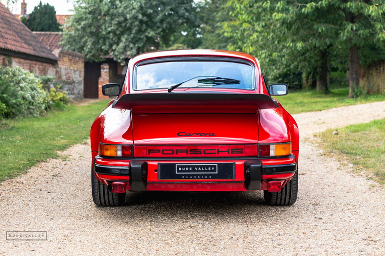 Porsche 911 Carrera 3.2