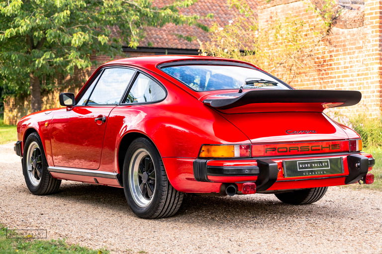 Porsche 911 Carrera 3.2