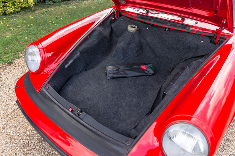 Porsche 911 Carrera 3.2