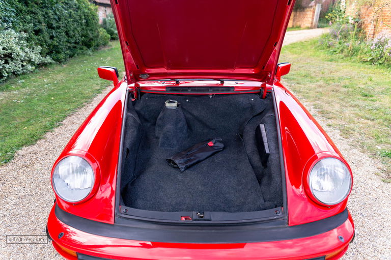 Porsche 911 Carrera 3.2