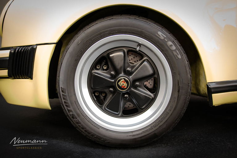 Porsche 911 Carrera 3.2 Speedster