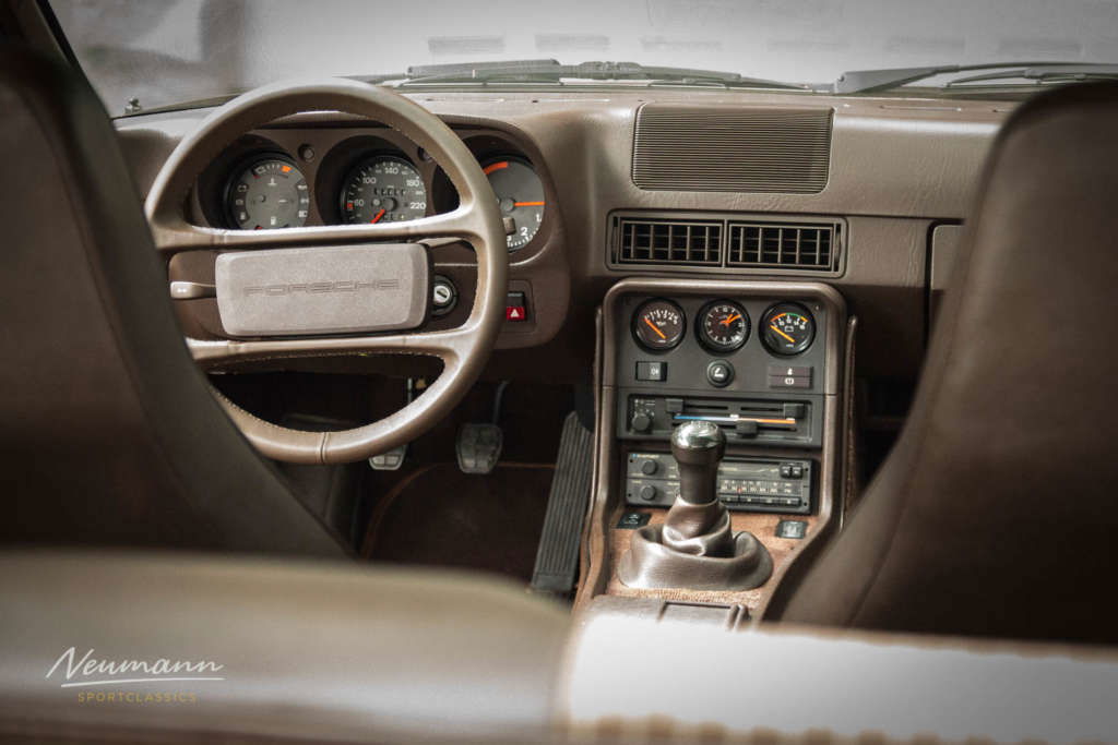 Porsche 924 S Targa Interior brown