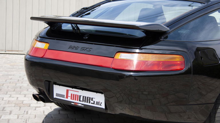 Porsche 928 GTS