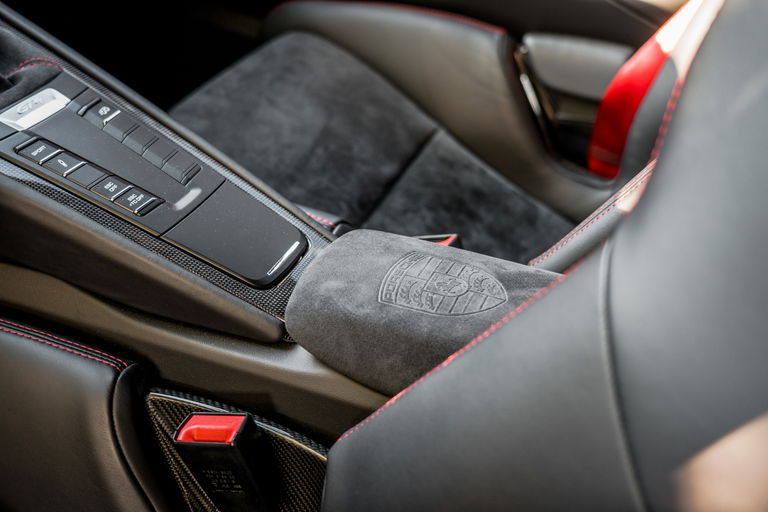 Porsche 981 Cayman GT4