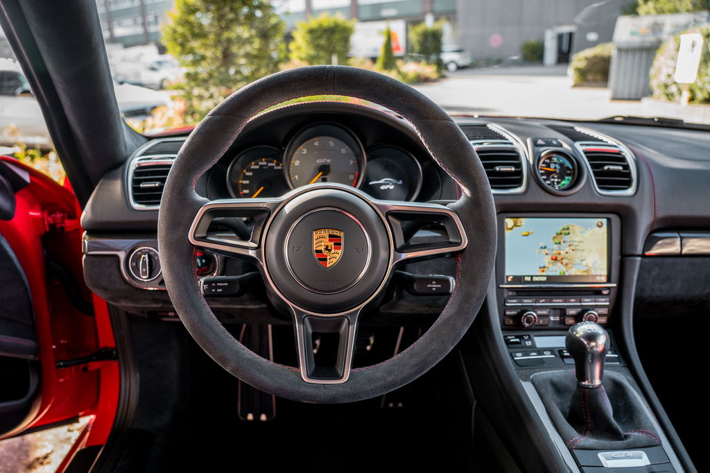 Porsche 981 Cayman GT4