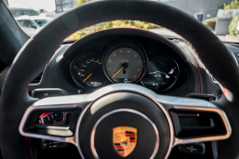 Porsche 981 Cayman GT4