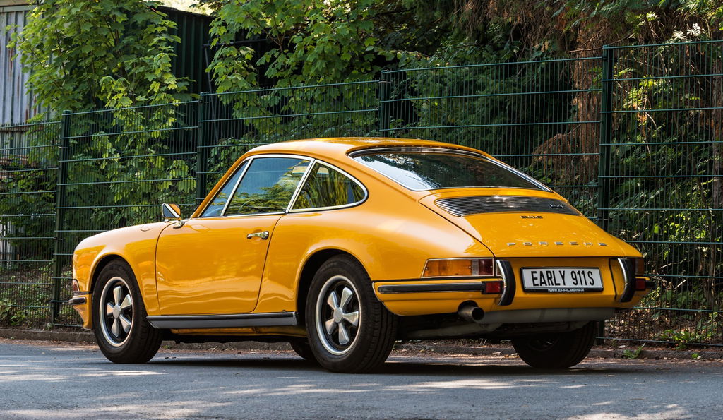 Porsche 911 S (F-Modell)