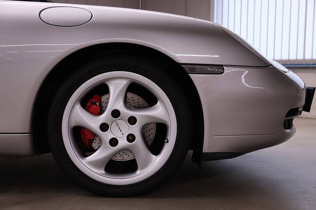 Porsche 996 Carrera 4